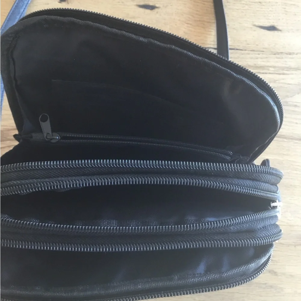 Muti Sac‎ Black Shoulder Strap Purse Preloved